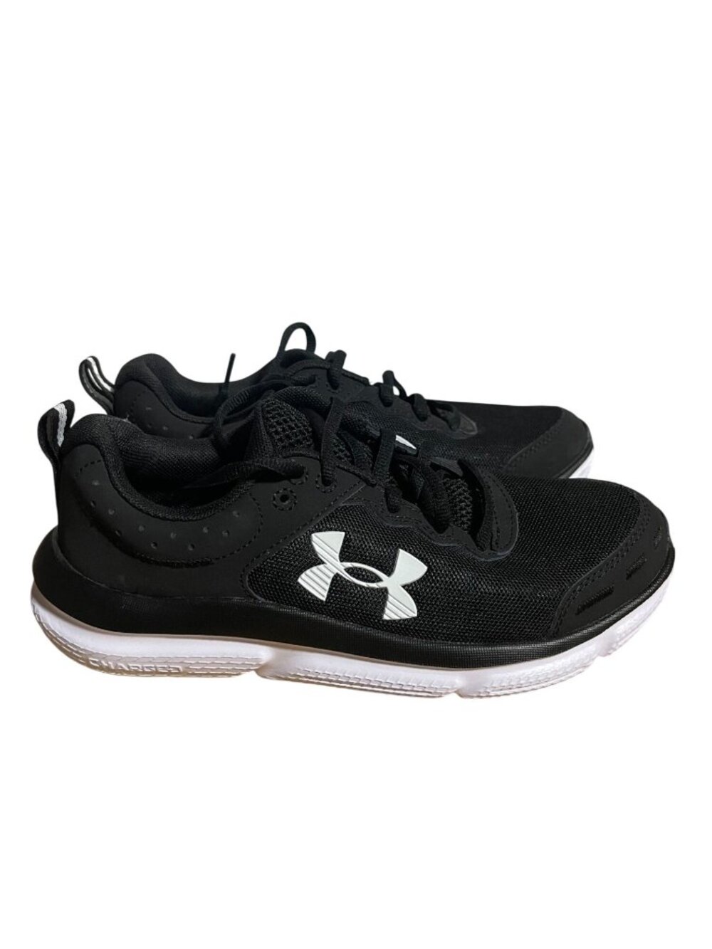 Under Armour Charged Assert 10 Womens Running Shoes Size 6.5 Black & White